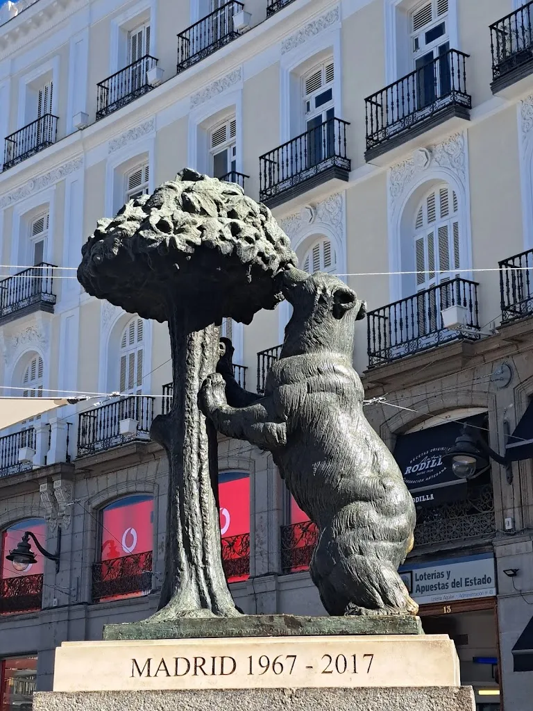 Joanna M L Fearn_El Oso y el Madroño_Oso El_review