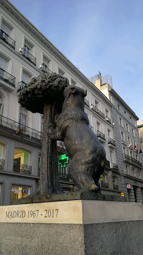 El Oso y el Madroño_Oso El_slider_image_2