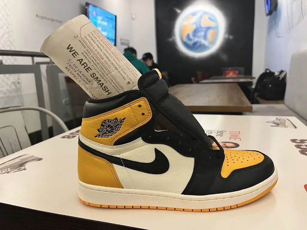 Dominique 'Nikki' Reyes_OGS Hyped Smash Burgers_Oso El_review