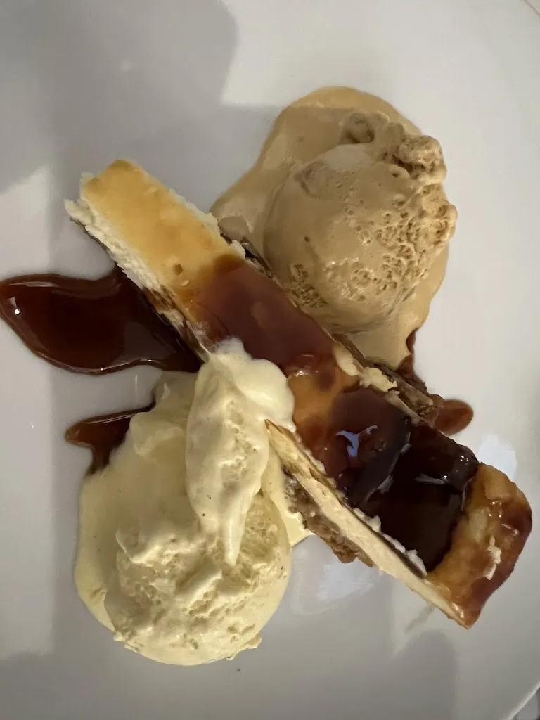 Joseph Heins_OGS Hyped Smash Burgers_Oso El_review