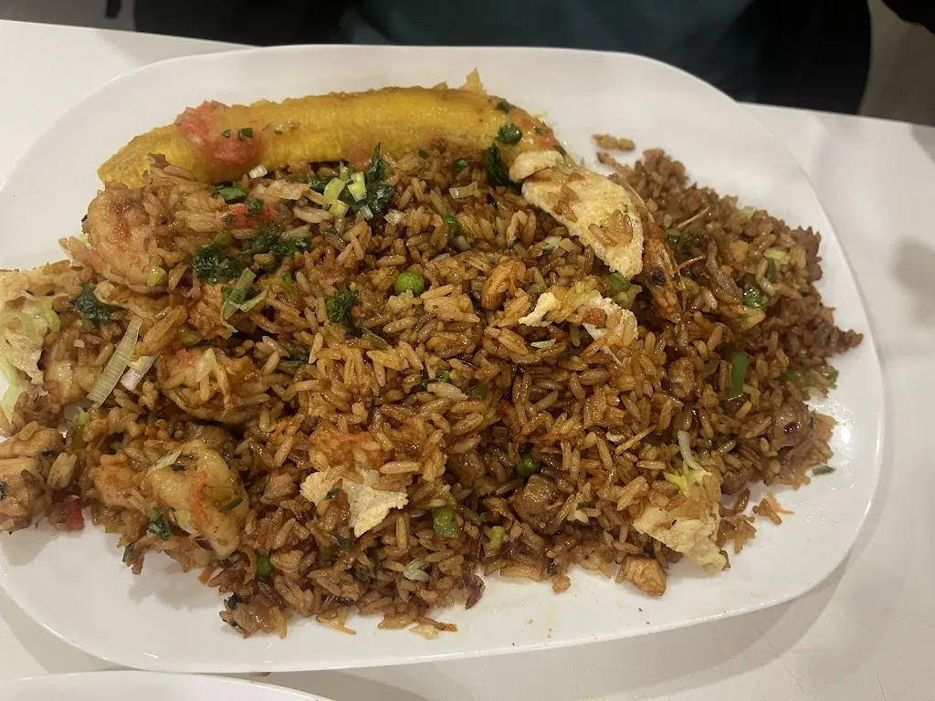 Ana Beatriz_Bar restaurante ecuatoriano La cueva del oso_Oso El_review