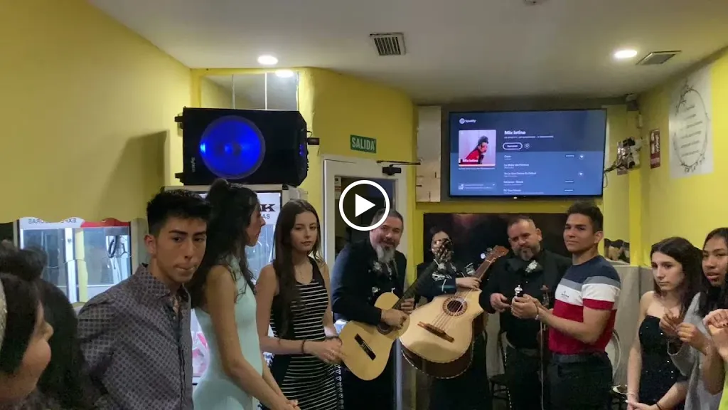 Bar restaurante ecuatoriano La cueva del oso_Oso El_slider_image_2