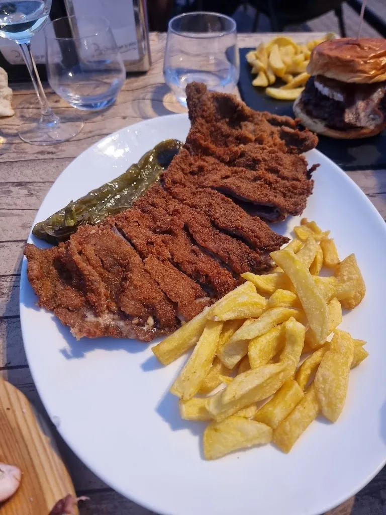 JS_La Fusión_Navas del Marqués Las_review