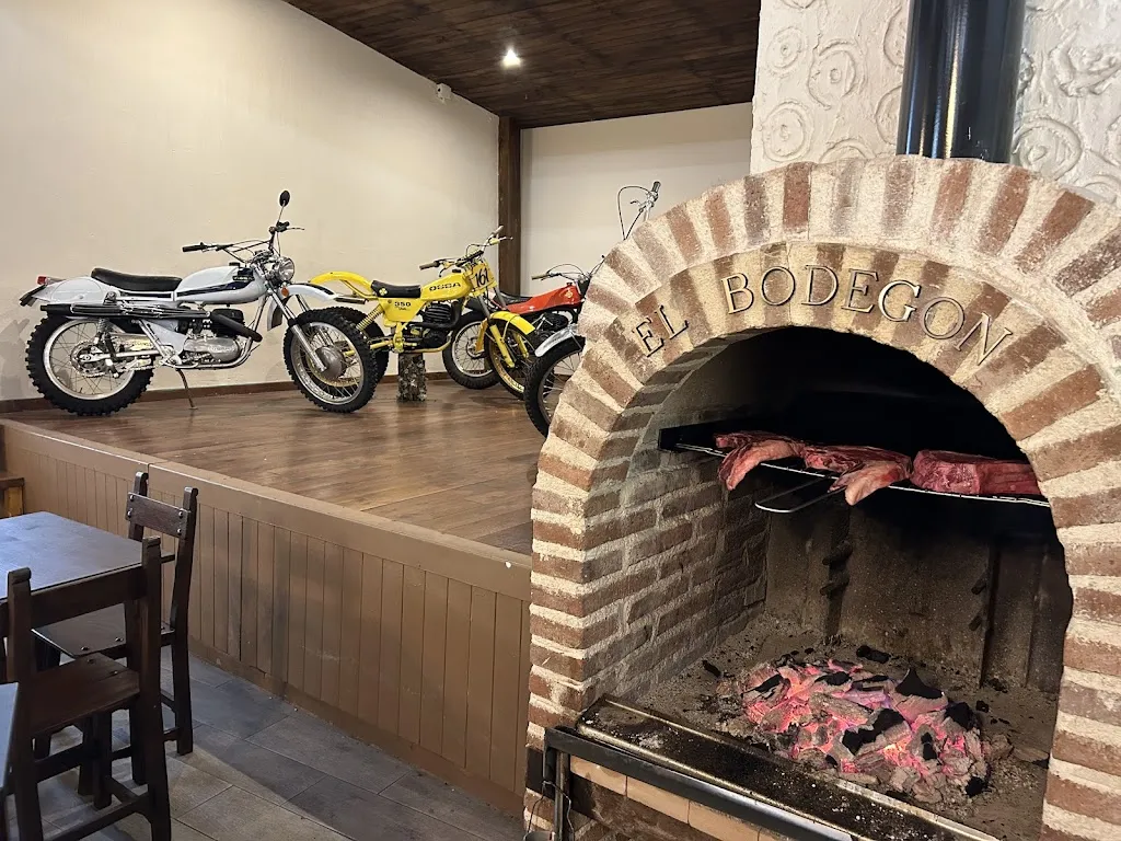 Asador El Bodegón restaurant in Navaluenga