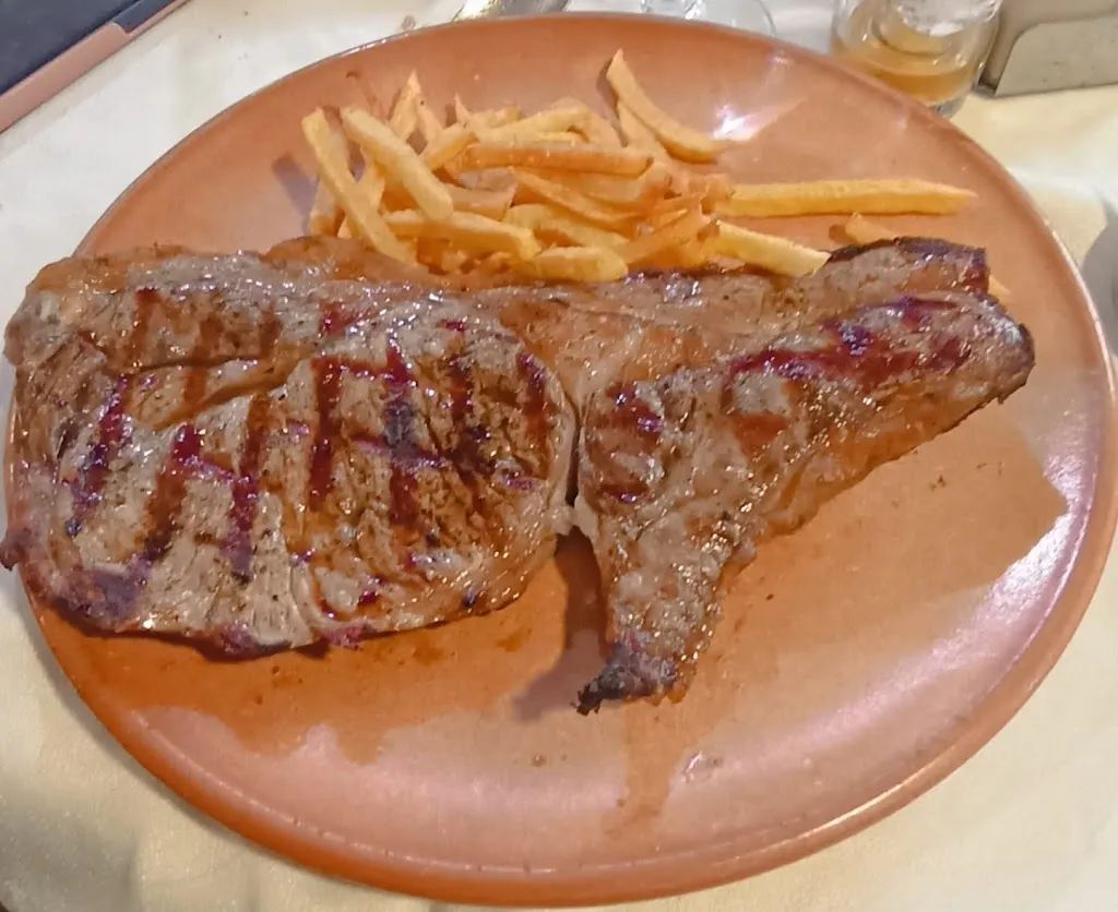 Teresa de la Torre_Asador Pit Lane Navaluenga_Navaluenga_review