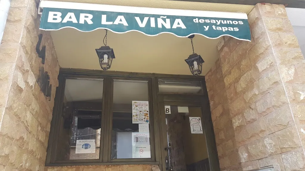 Bar La Viña restaurant in Navaluenga