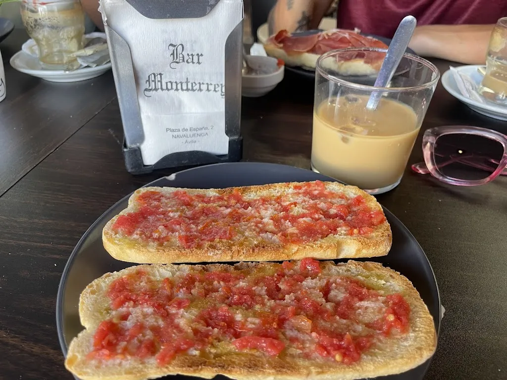 Citylights_Bar Monterrey_Navaluenga_review