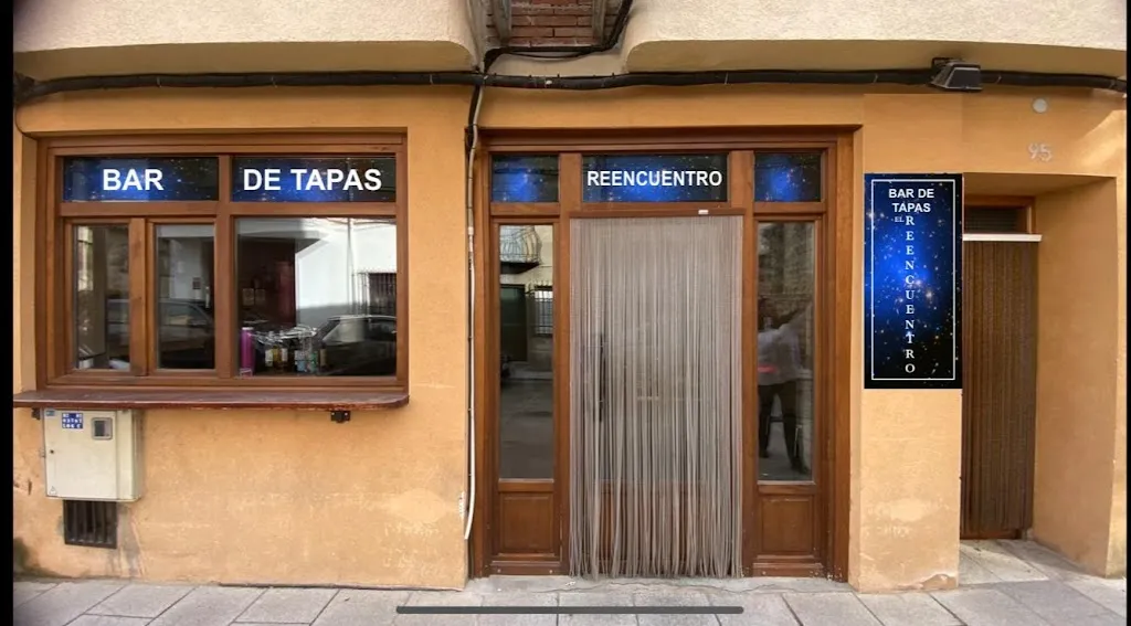 Bar de tapas el reencuentro_Navaluenga_slider_image_1