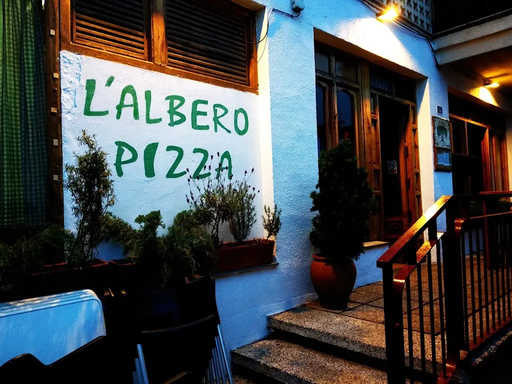 L'Albero Pizza restaurant in Navaluenga