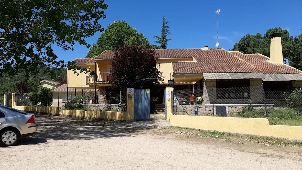 ALBERGUE SIERRA DE GREDOS_Navaluenga_slider_image_1