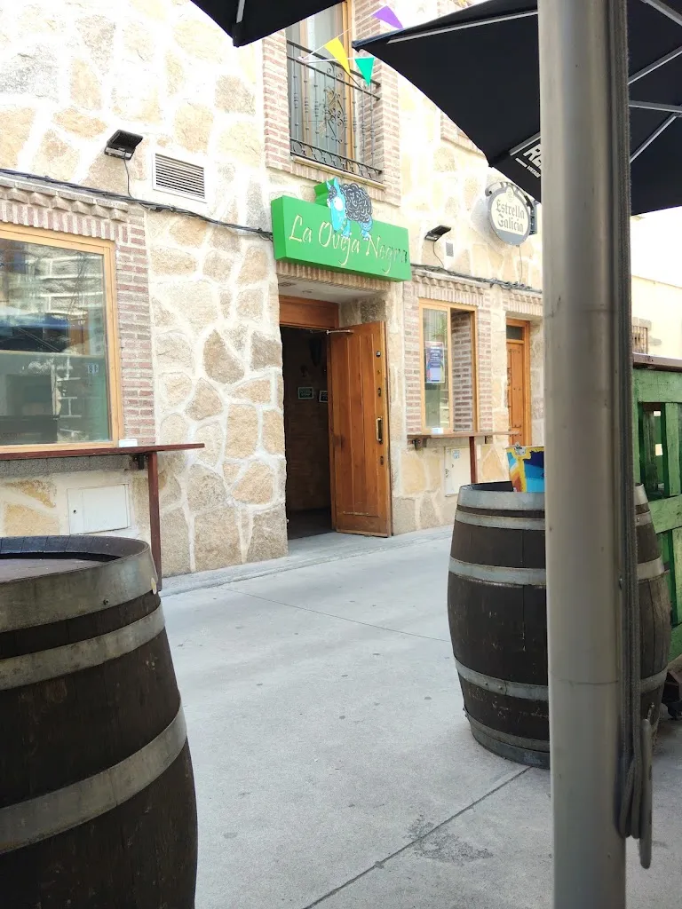 Julio Mateo_La Oveja Negra_Navaluenga_review