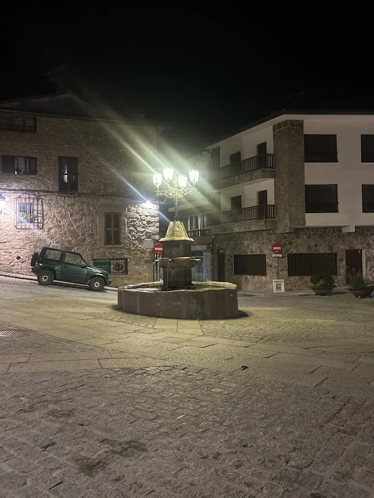 Mercedes_Bar Restaurante El Puente en Pedro Bernardo_Pedro Bernardo_review