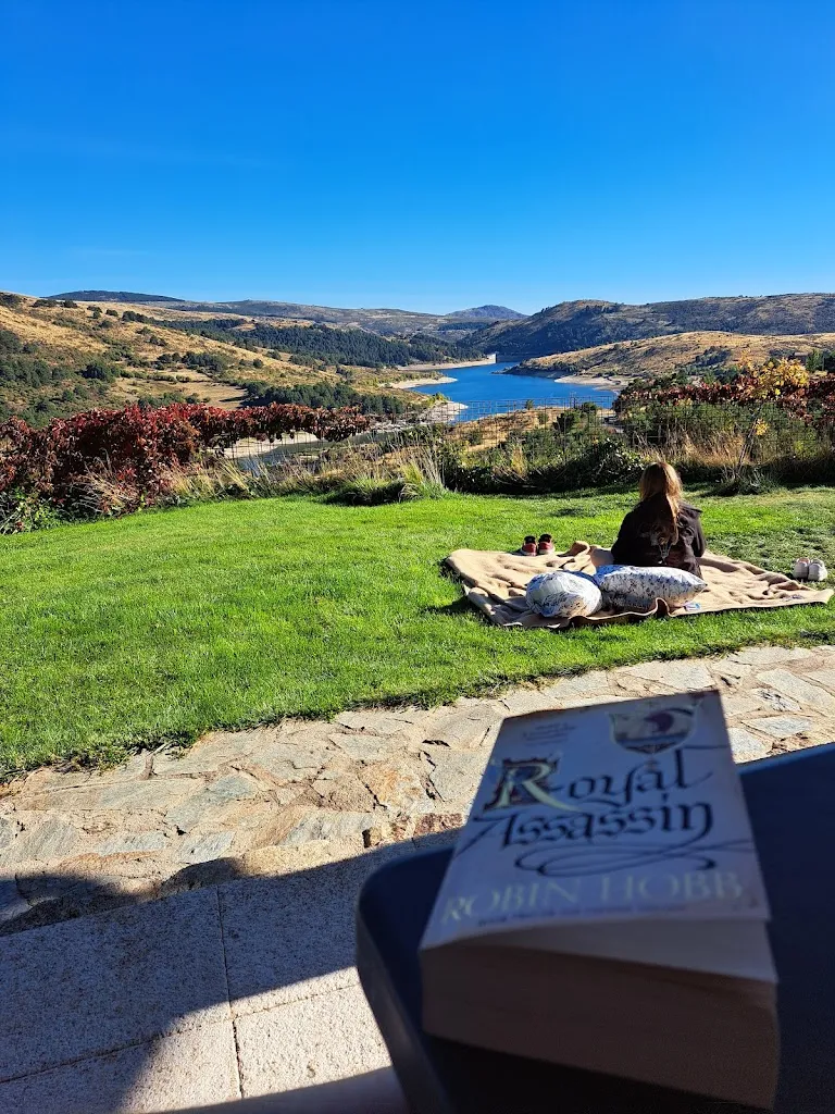 Daniel Kendall_Las Buenas Costumbres_Peguerinos_review