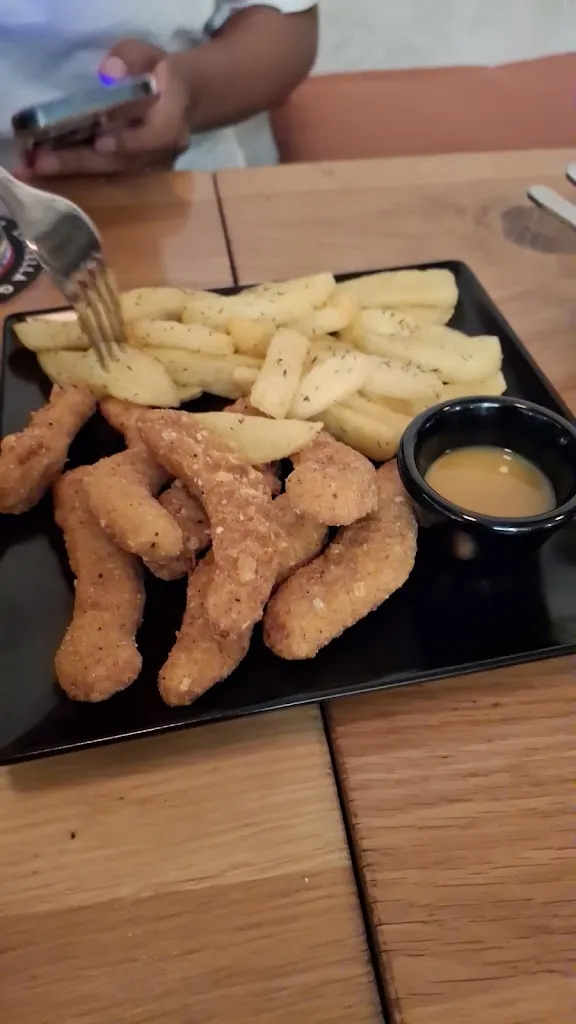 Sebastian Perazzo_Álmika _Pedro-Rodríguez_review