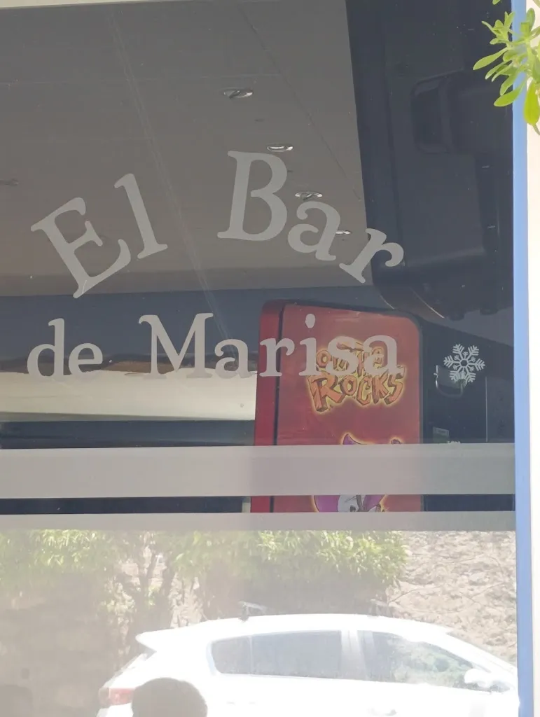 David M.R._Bar Marisa_Poyales del Hoyo_recensione