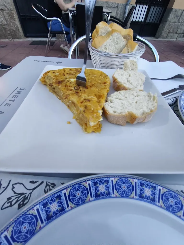 Alfredo Vara_Bar Marisa_Poyales del Hoyo_recensione