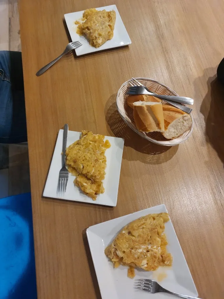 Bar Marisa_Poyales del Hoyo_slider_image_3