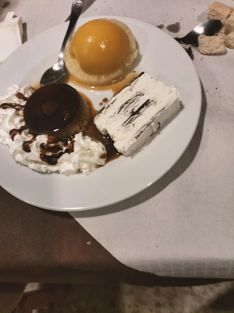 El Canal Barbacoa Comidas Caseras Y Tapas Variadas_Salobral_slider_image_1