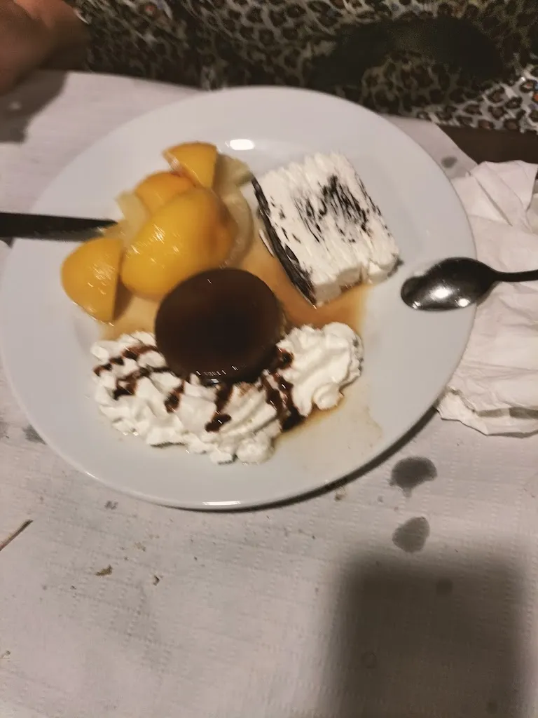 El Canal Barbacoa Comidas Caseras Y Tapas Variadas_Salobral_slider_image_2