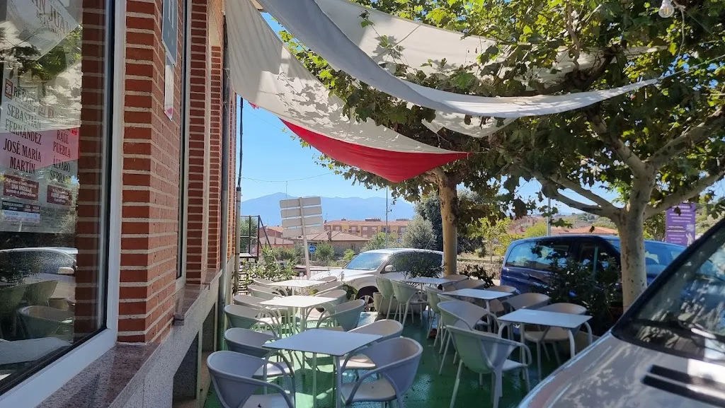 HOSTAL ARPA/RESTARANTE CLAUDIA/BAR restaurant in Navalmoral