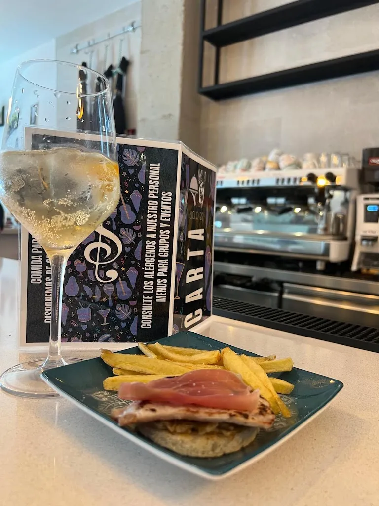 Restaurante Siglo 22 – Comida casera, Terraza y Desayunos en Navalmoral_Navalmoral_slider_image_3