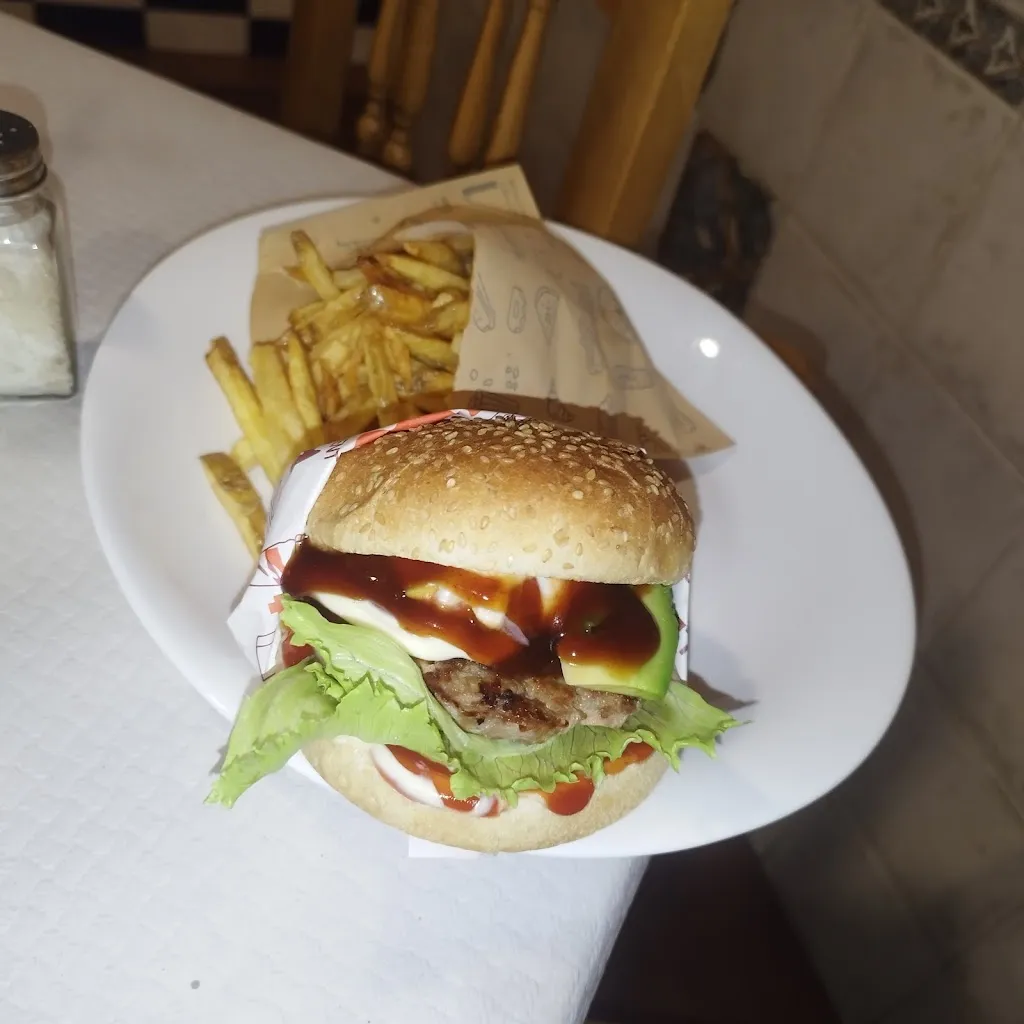 Luis albert Flores_Meson bar las casillas_Navalmoral_review
