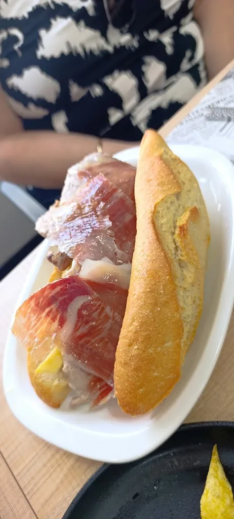 Sergio Sanchez_Restaurante En Navalmoral de la Mata Nuevo Siglo XXI_Navalmoral_review