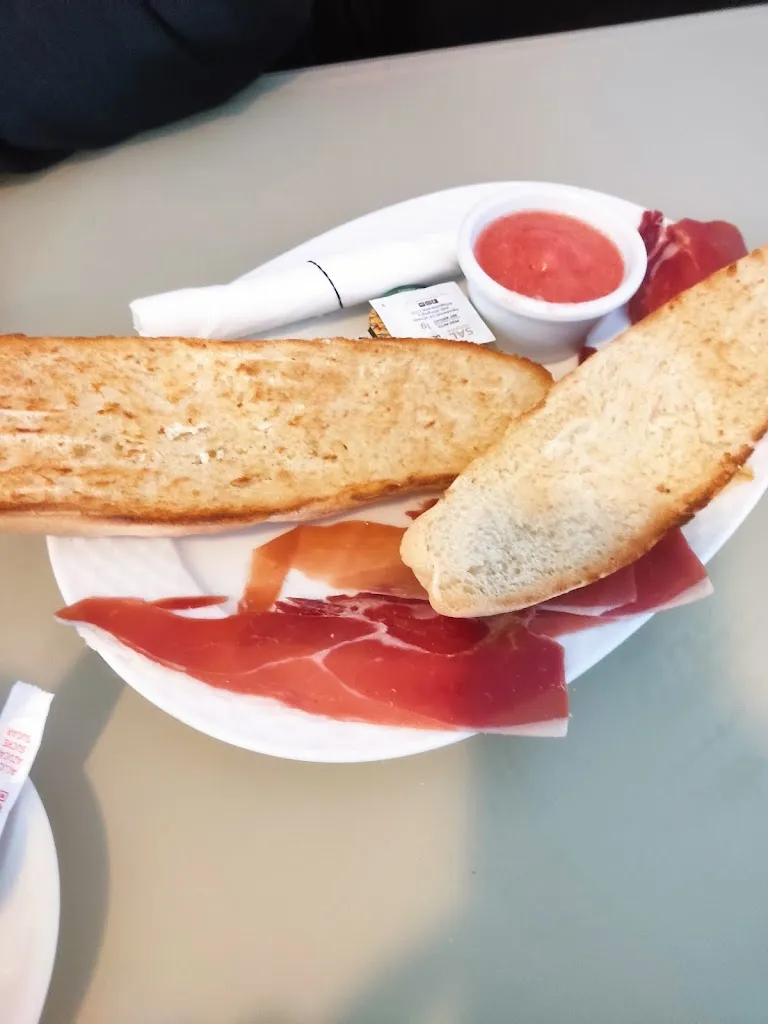 Restaurante En Navalmoral de la Mata Nuevo Siglo XXI_Navalmoral_slider_image_3