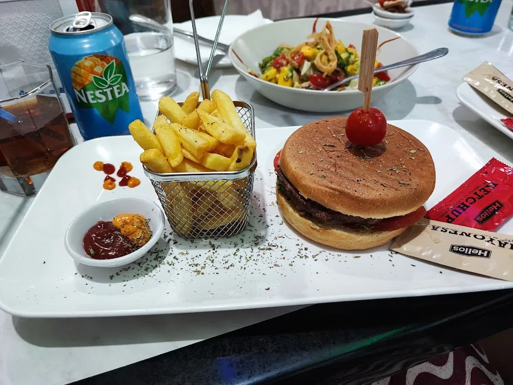 Argel Villalobos_Al Madina_Mesia_review