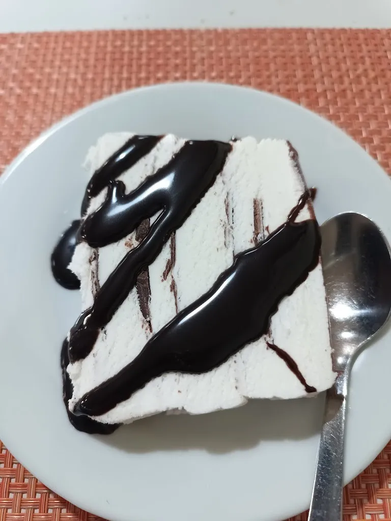 OLIVER VARELA CUENCA_Cafetería el Rincón del Poveda_Poveda_recensione