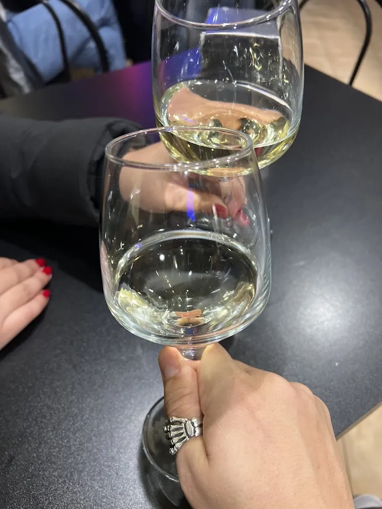 Mario Andrei Parlaipan_Cafetería César_Poveda_recensione