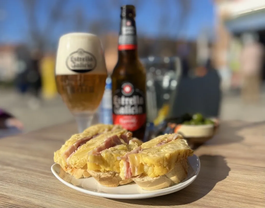 Cafetería César_Poveda_slider_image_3