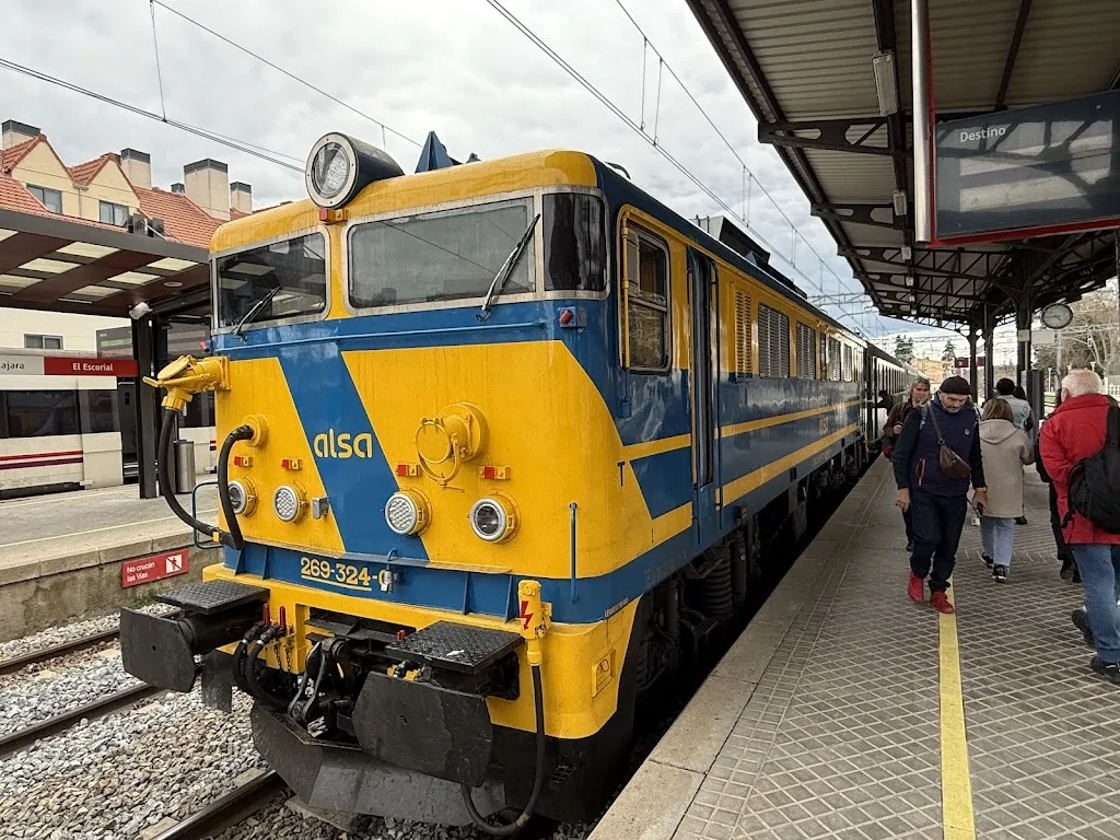 Manuel Moreno Tomas_Tren de Felipe II_Poveda_review