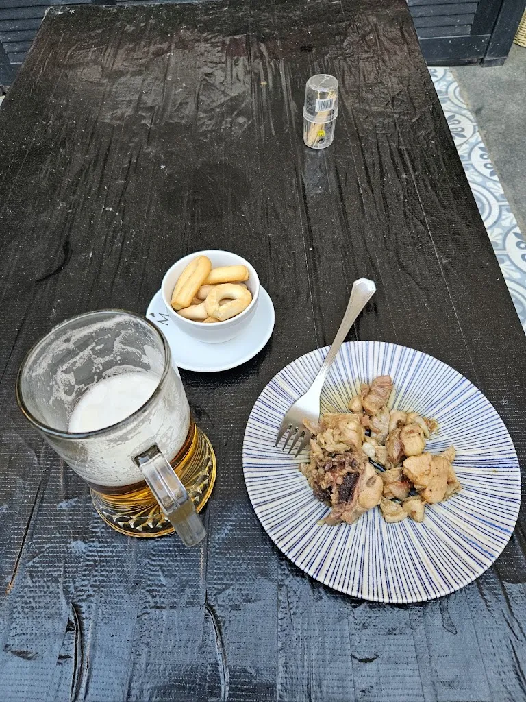 Aleksander McGregor_Hostal El Patio_San Bartolomé de Pinares_review