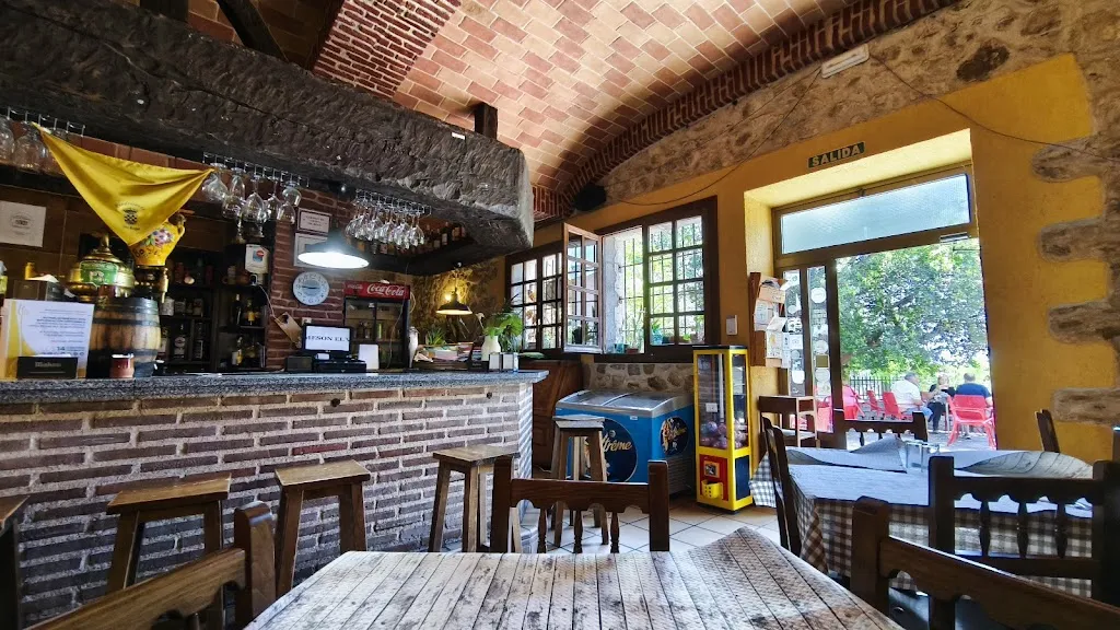 Mesón El Venerito_Piedralaves_slider_image_1