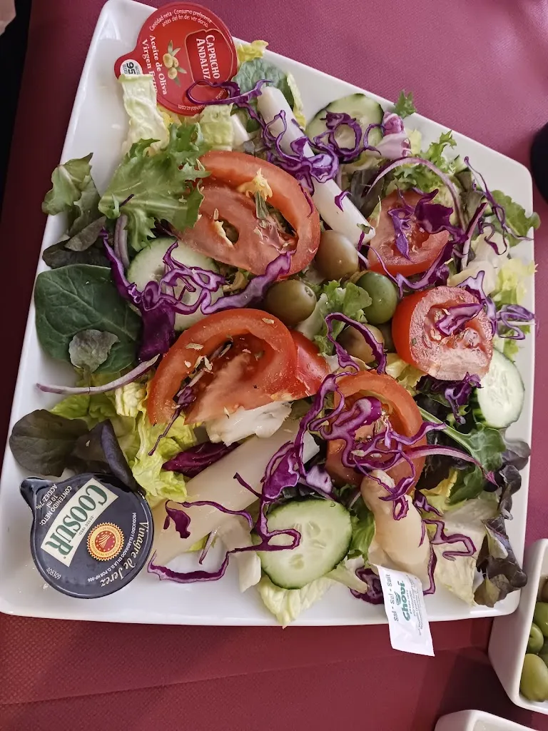 Lady Jade Vinyl Avengers_Restaurant Cafe Culture_Piedralaves_review