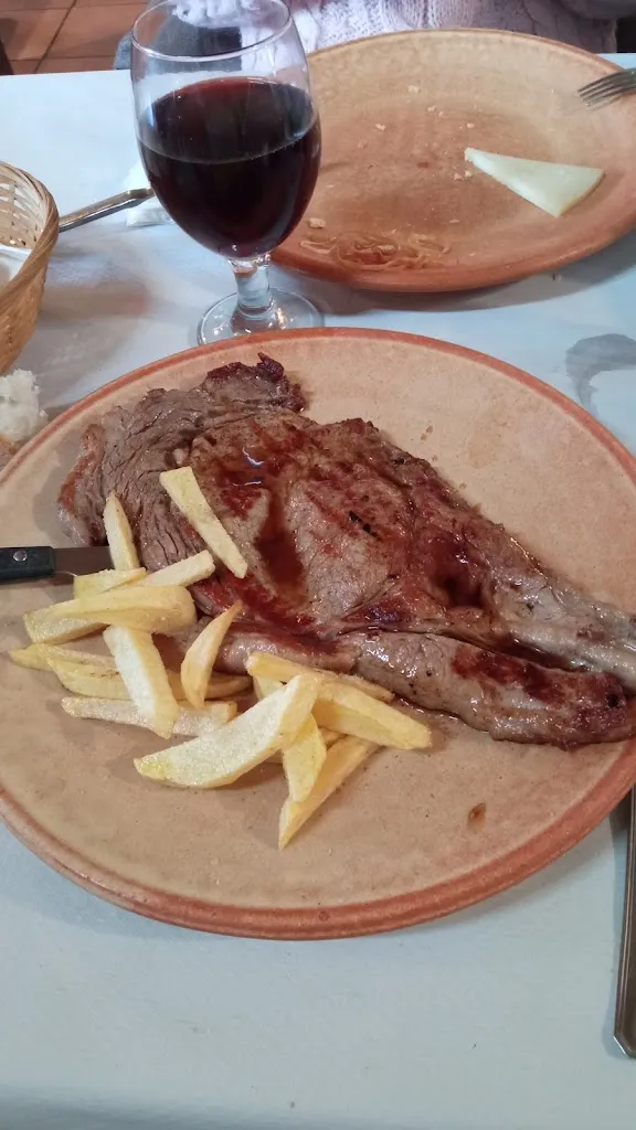 Manuel Villar_Bar Escala_Piedralaves_review