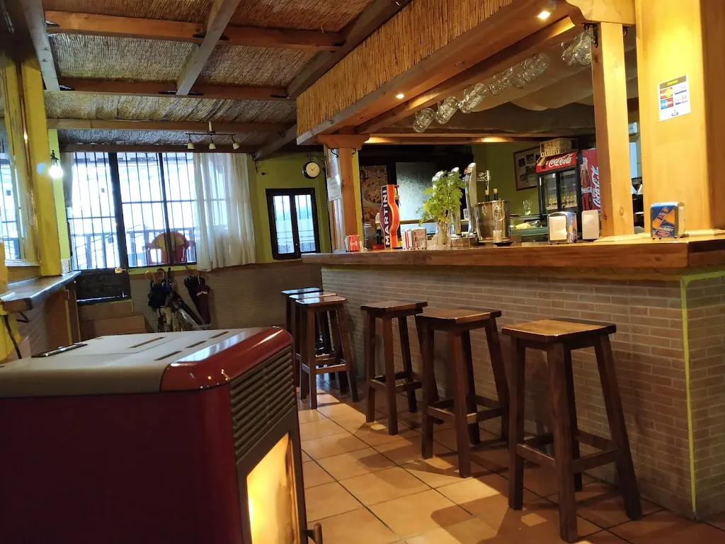 Bar Escala restaurant in Piedralaves