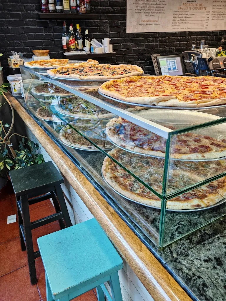 Daniel Gutiérrez Viñas_Milton pizza de piedralaves_Piedralaves_review