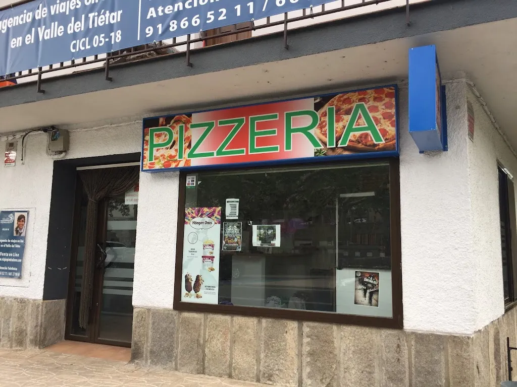 Milton pizza de piedralaves restaurant in Piedralaves