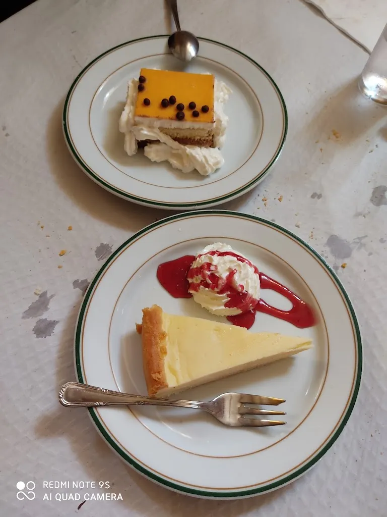 Jose Antonio Cobacho Monzón_EL TROPEZON BAR RESTAURANTE_Piedralaves_review