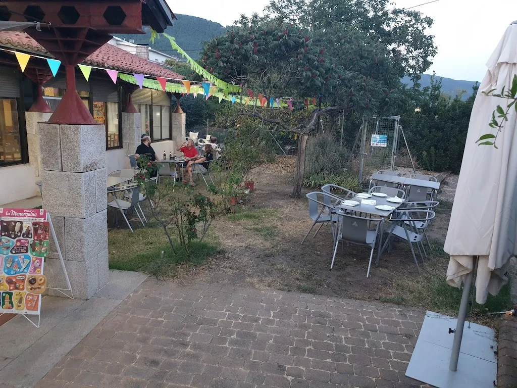 EL TROPEZON BAR RESTAURANTE ristorante a Piedralaves