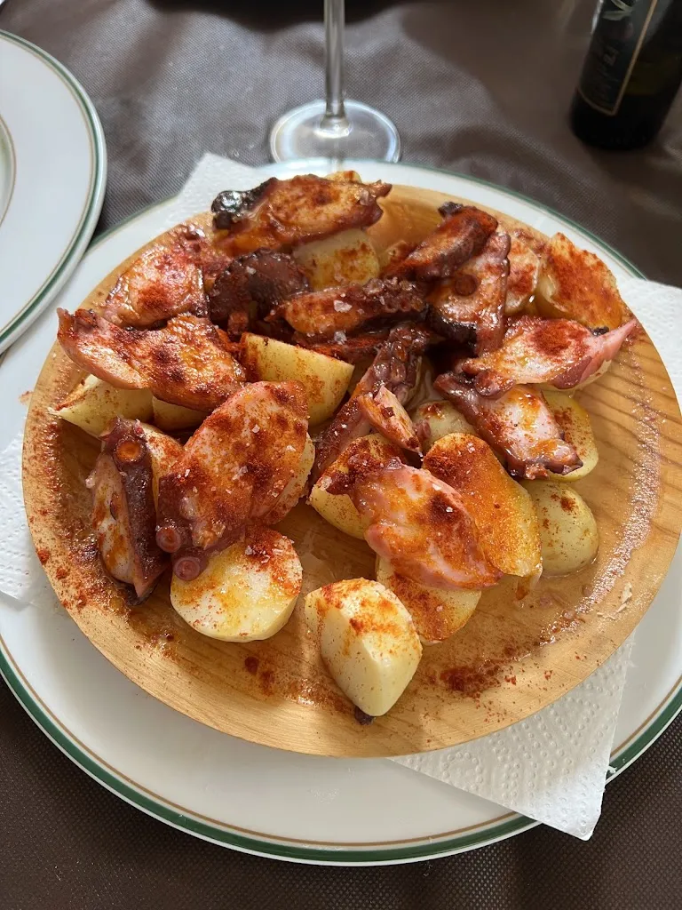 EL TROPEZON BAR RESTAURANTE_Piedralaves_slider_image_3