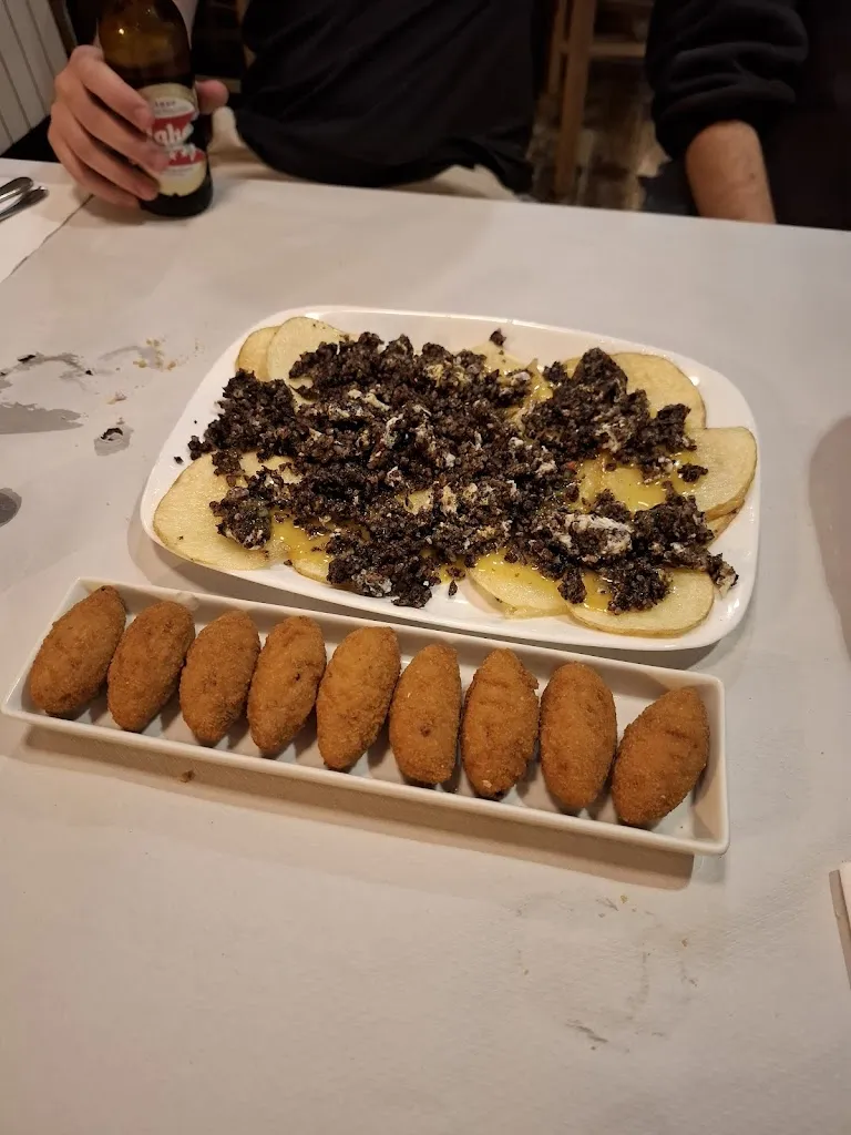 Elena Casillas Calvo_CopasVicenBar_San Juan del Molinillo_review