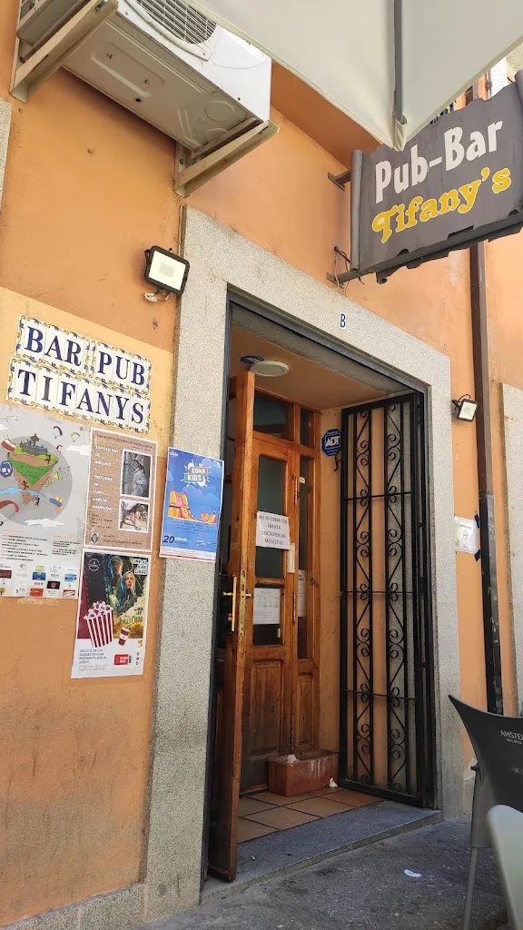 Bar Pub Tifany's_San Miguel de Corneja_slider_image_3