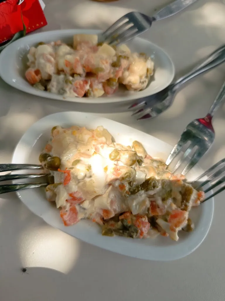 Esther Lora_Bar Piscina Santa Cruz del Valle_Santa Cruz del Valle_recensione