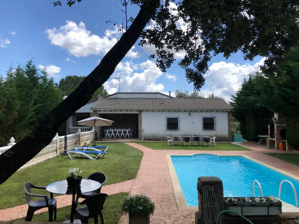 El Magnolio_Santa Cruz de Pinares_slider_image_1