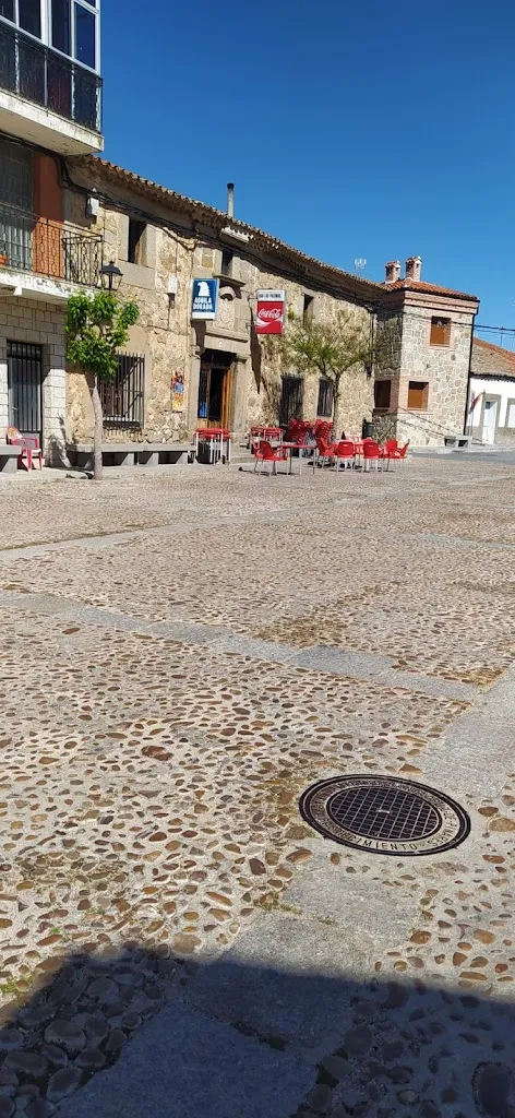 Bar la Plaza restaurant in Santa Cruz de Pinares