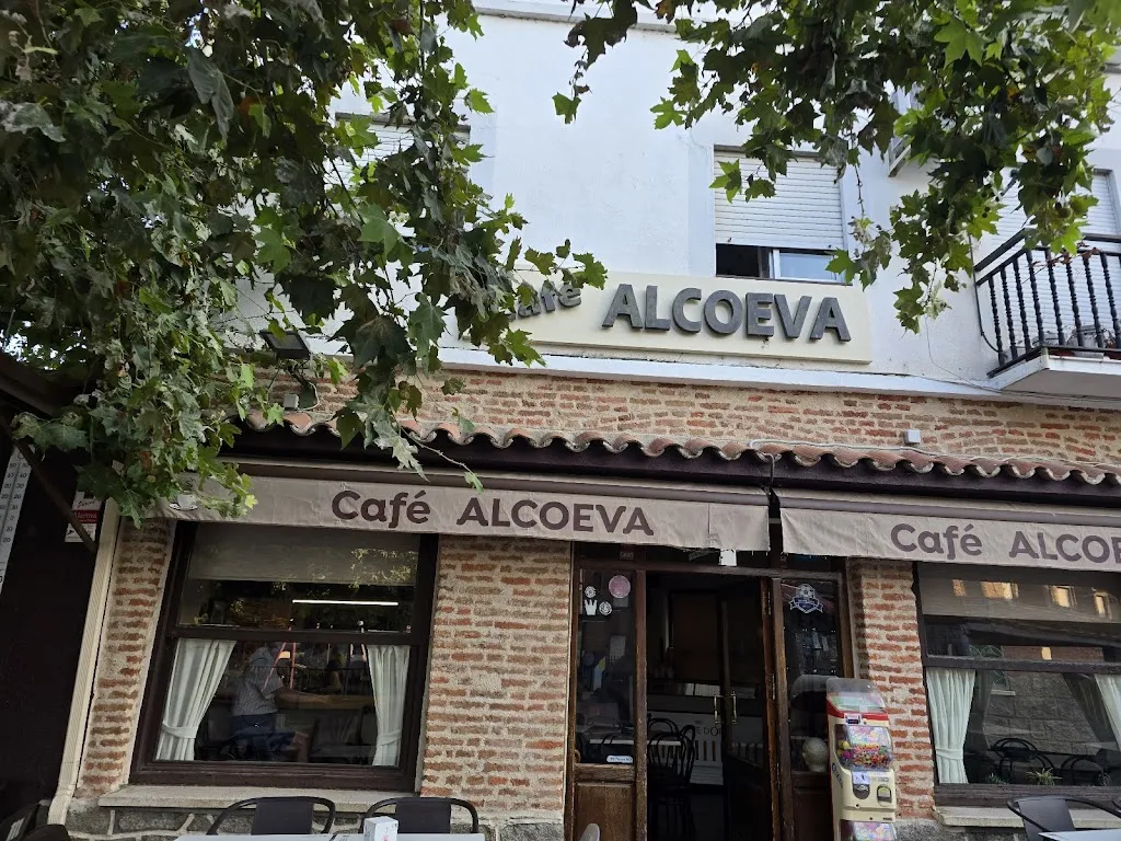 Cristhian Arroyave_café bar alcoeva_Santa María del Tiétar_review