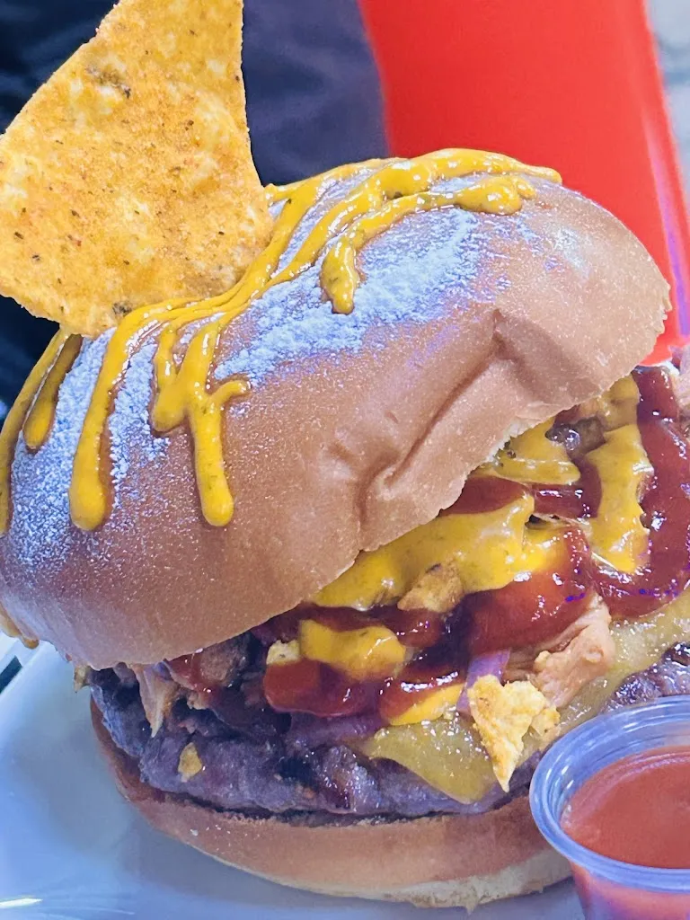 Aidely_Hamburguesería Kilómetro cero_San Martín de la Vega del Alberche_recensione